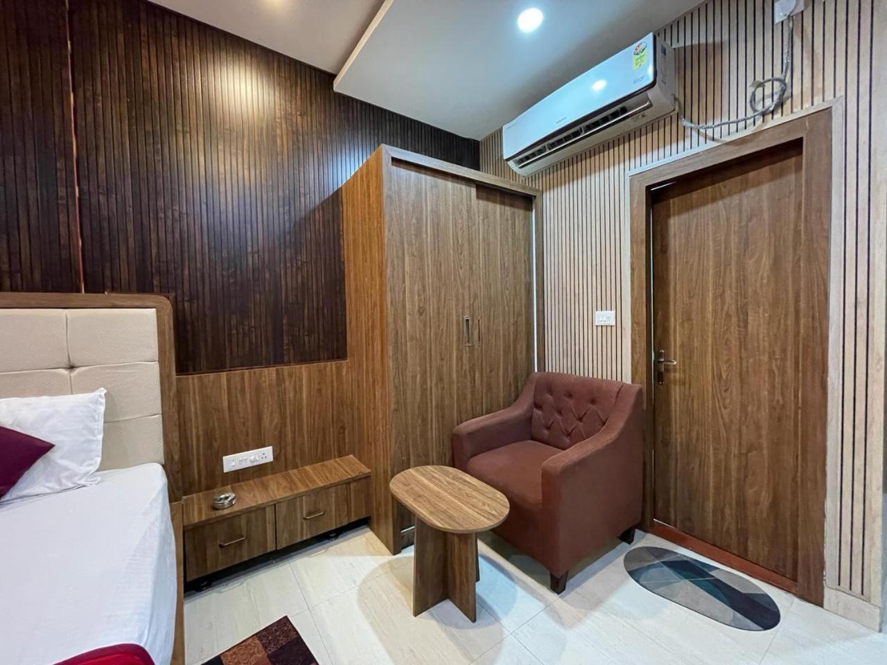 Siddhant Palace 3*
